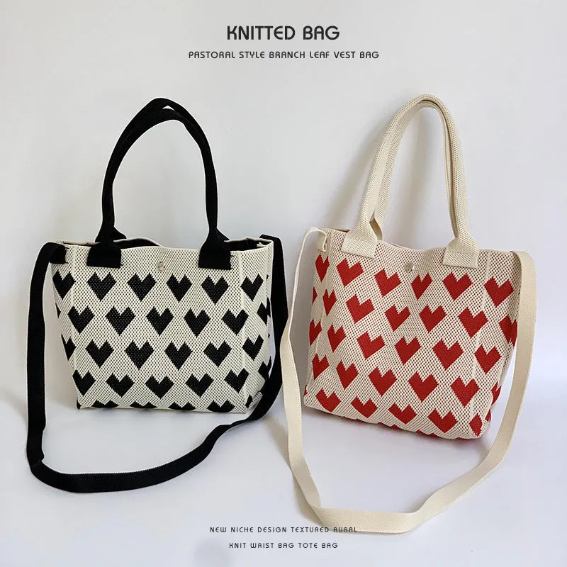 Heart striped knitted handbag