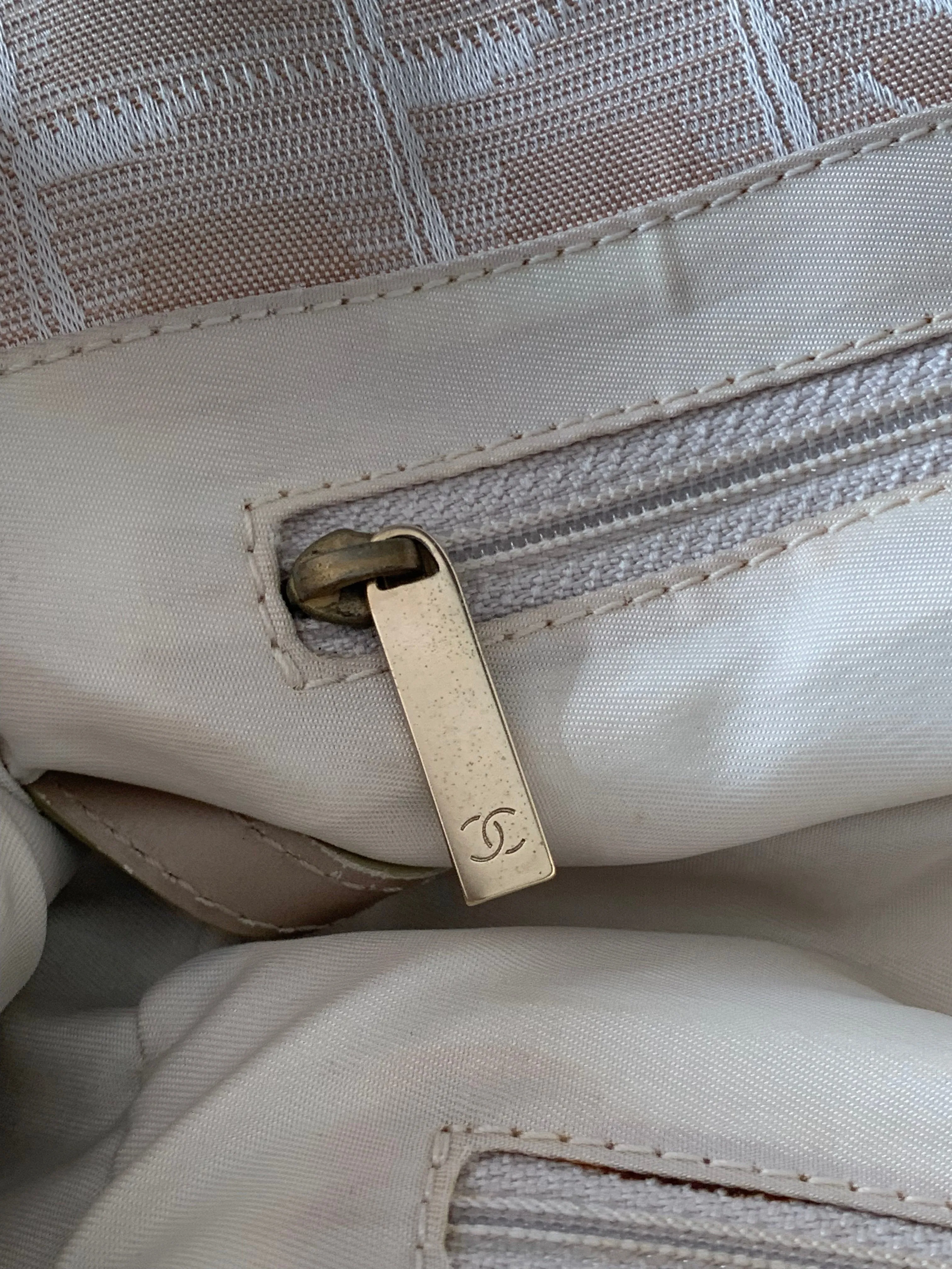 <b>CHANEL</b> <br>Travel Line Tote Medium