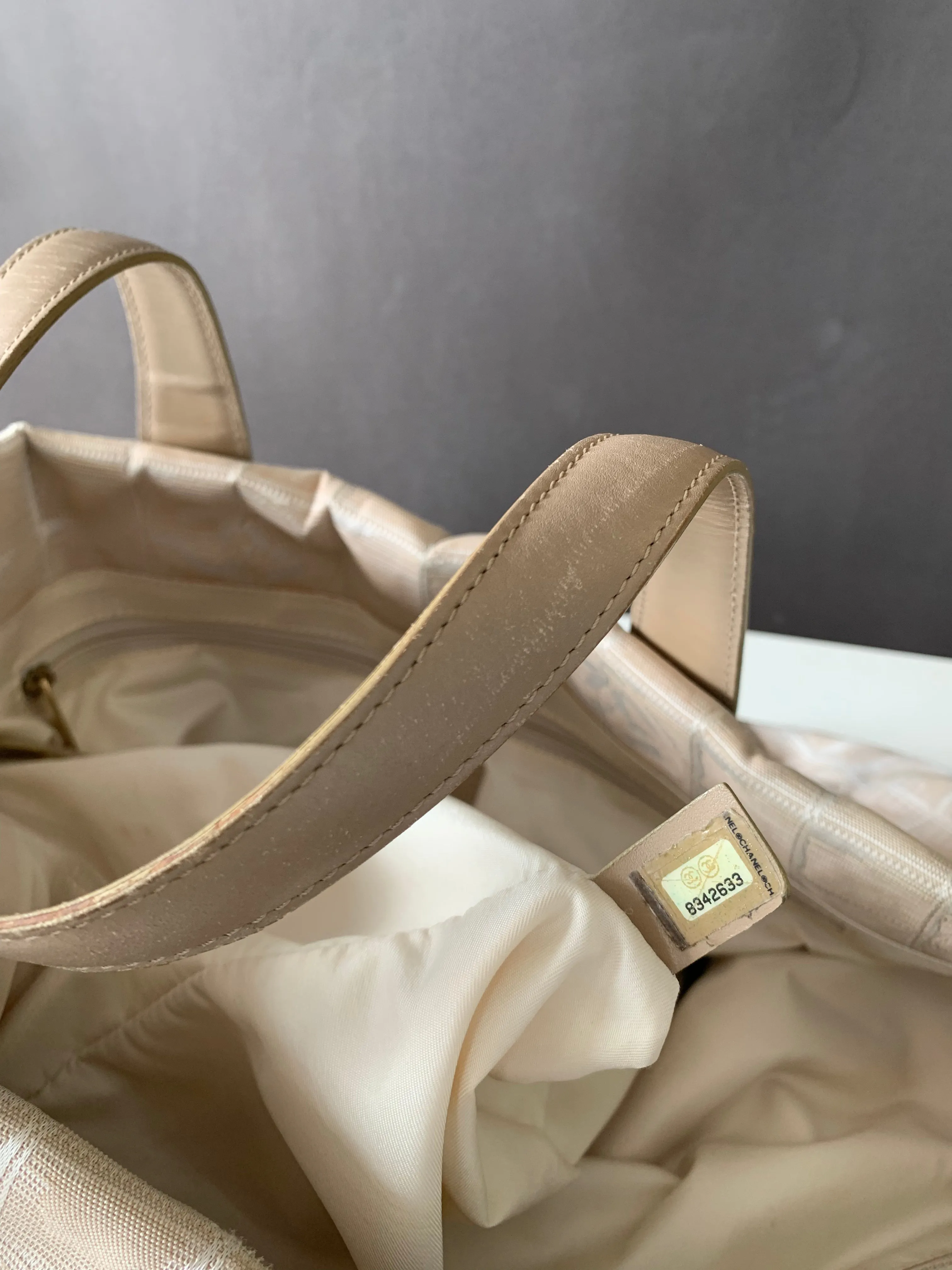 <b>CHANEL</b> <br>Travel Line Tote Medium