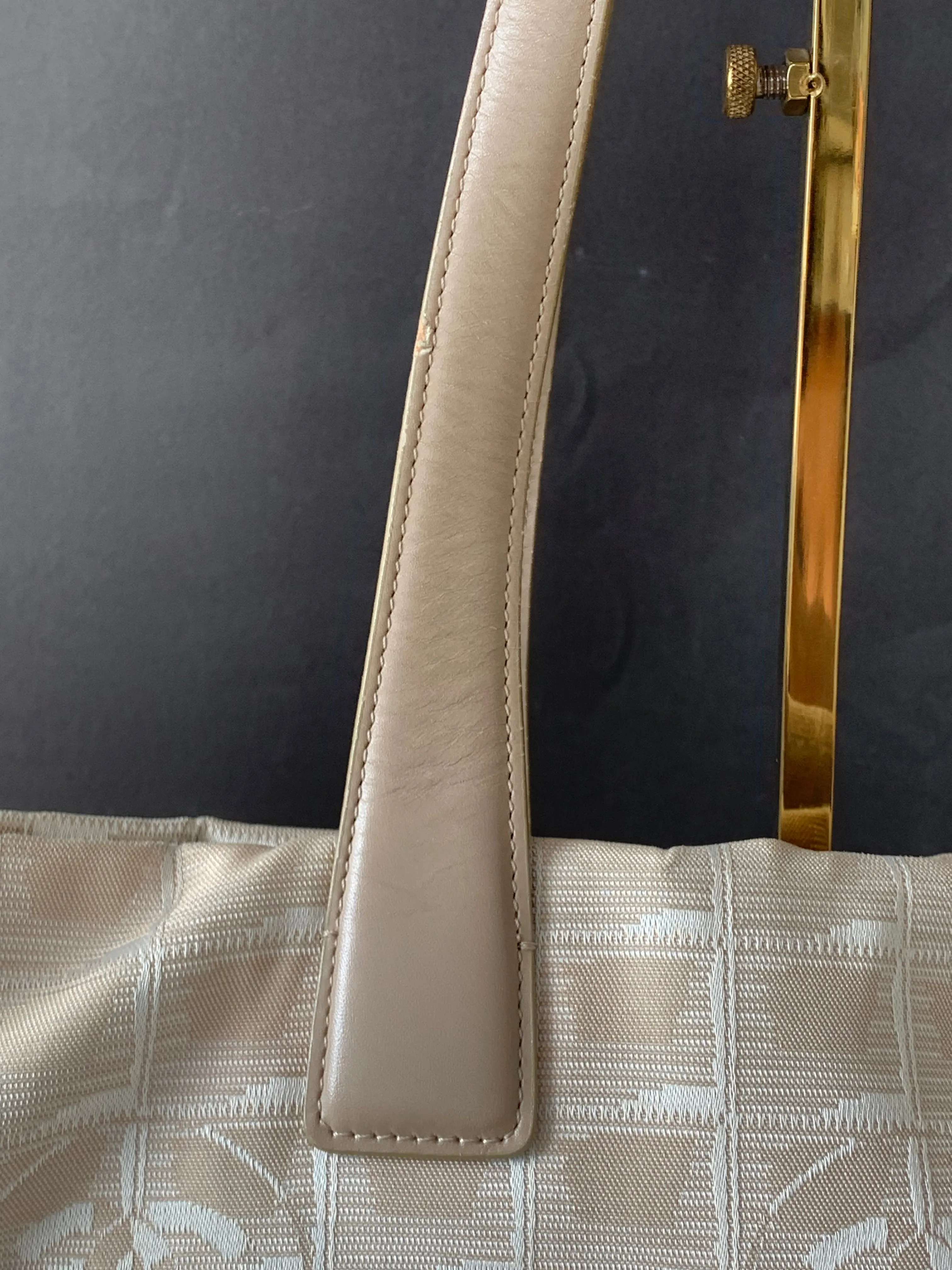 <b>CHANEL</b> <br>Travel Line Tote Medium