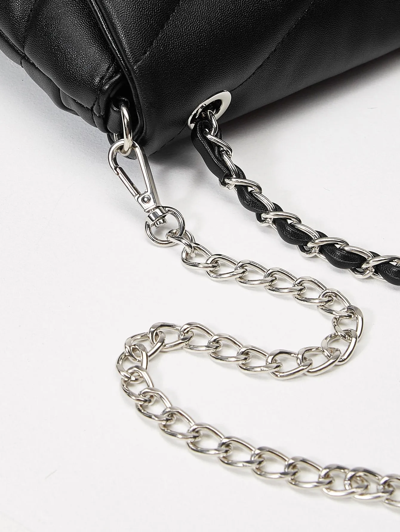 MOTF PREMIUM CHEVRON CHAIN SHOULDER BAG