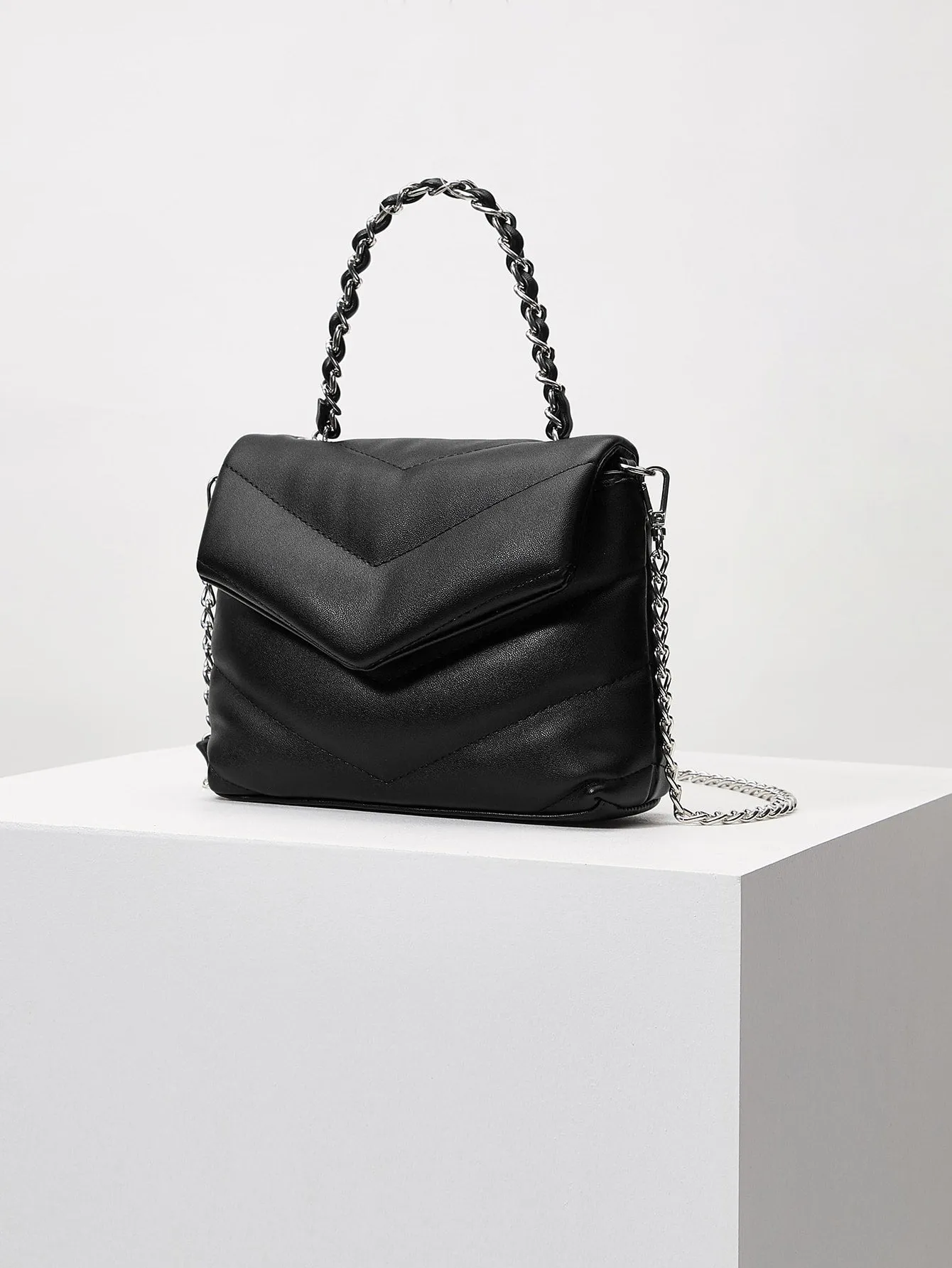 MOTF PREMIUM CHEVRON CHAIN SHOULDER BAG