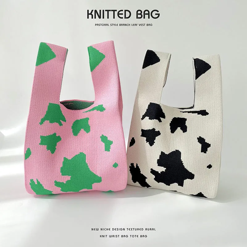 Spotted knitted shoulder tote bag