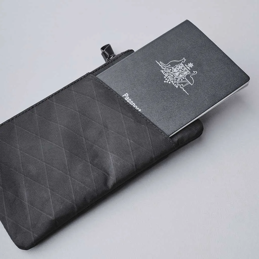 Zip Clutch